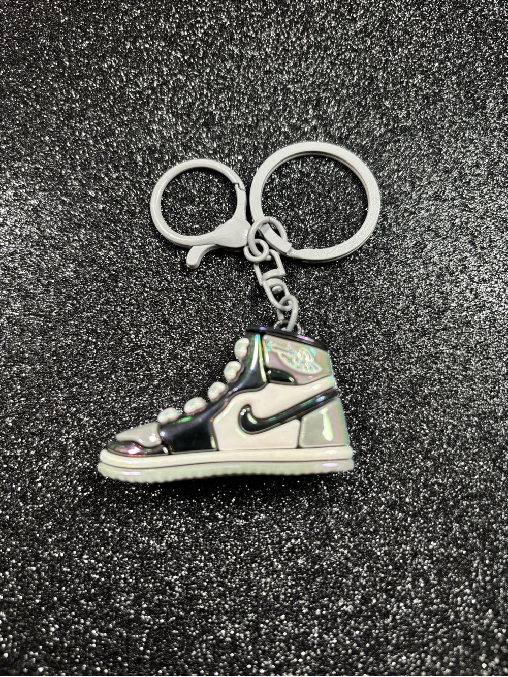 Shoe Keychain/Bagcharm-Iridescent Black & White
